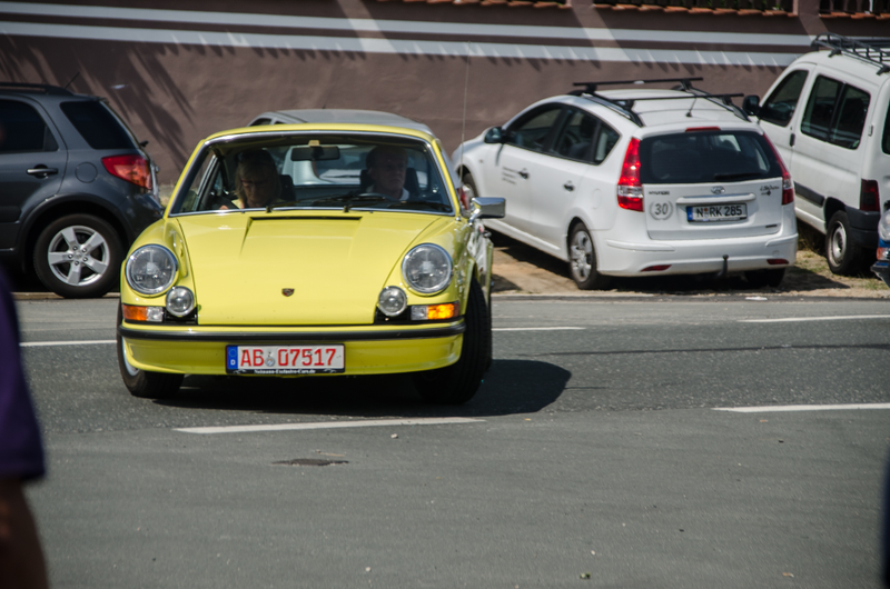 Illustration for article titled Photodump: A classic Porsche car meet.
